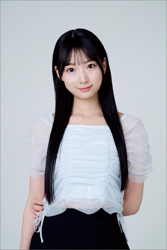 Shiori Momota 2026 Wall Calendar CL26-0256