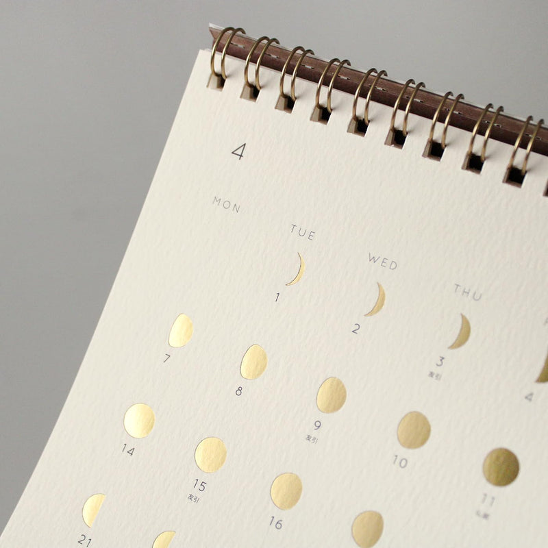 EL COMMUN MATOKA 2025 Desk Calendar Moon Phases CAL-116