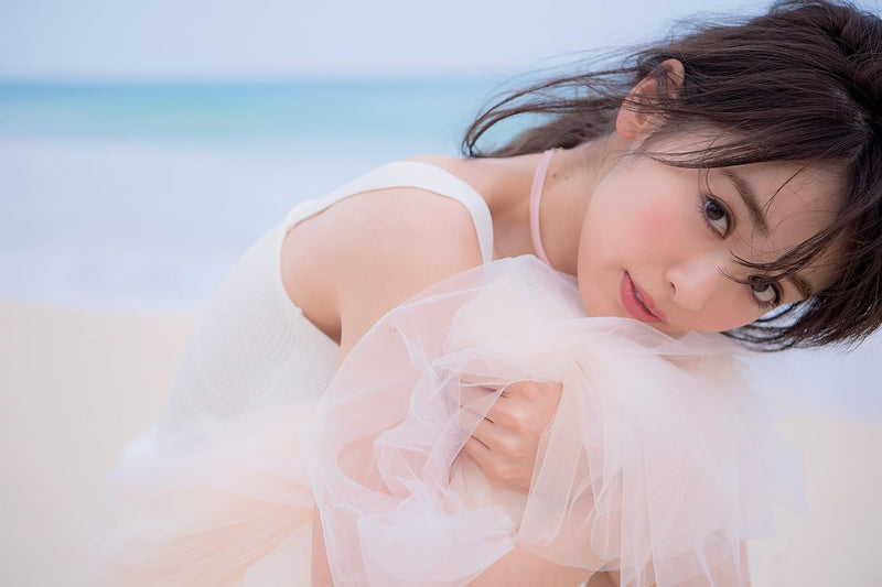 Rika Izumi 1st Photobook 'Rika!'