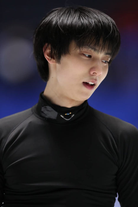 KISS & CRY Special Edit Yuzuru Hanyu POSTCARD BOOK Hearts (TOKYO NEWS MOOK)