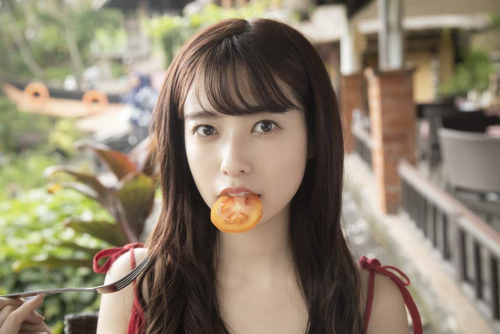 Nogizaka46 Yuri Saito Photobook '7-Byou no Shiawase'